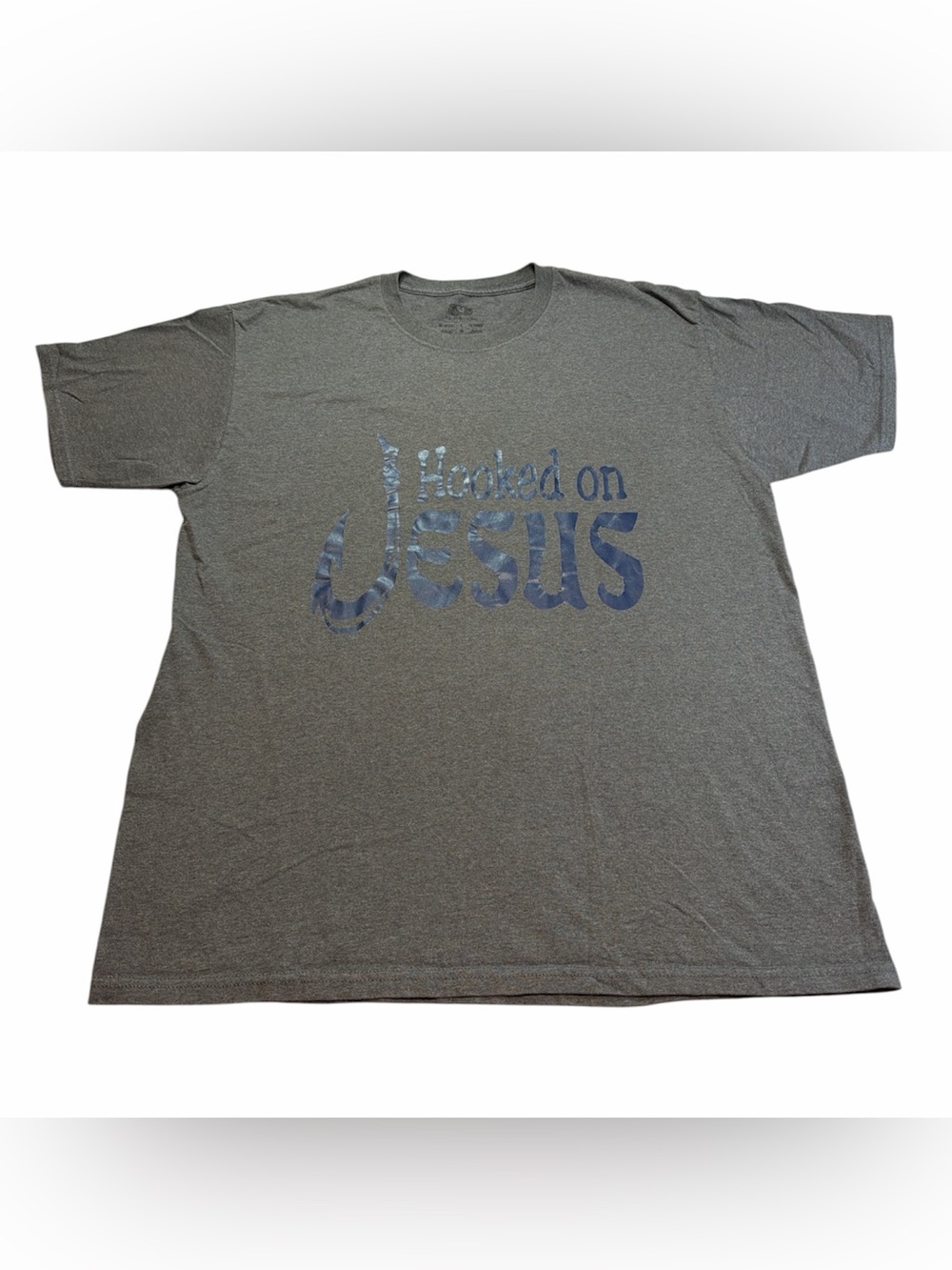 Fruit of the Loom Hooked on Jesus Gray Tee with Blue Print - Picture 2 of 6